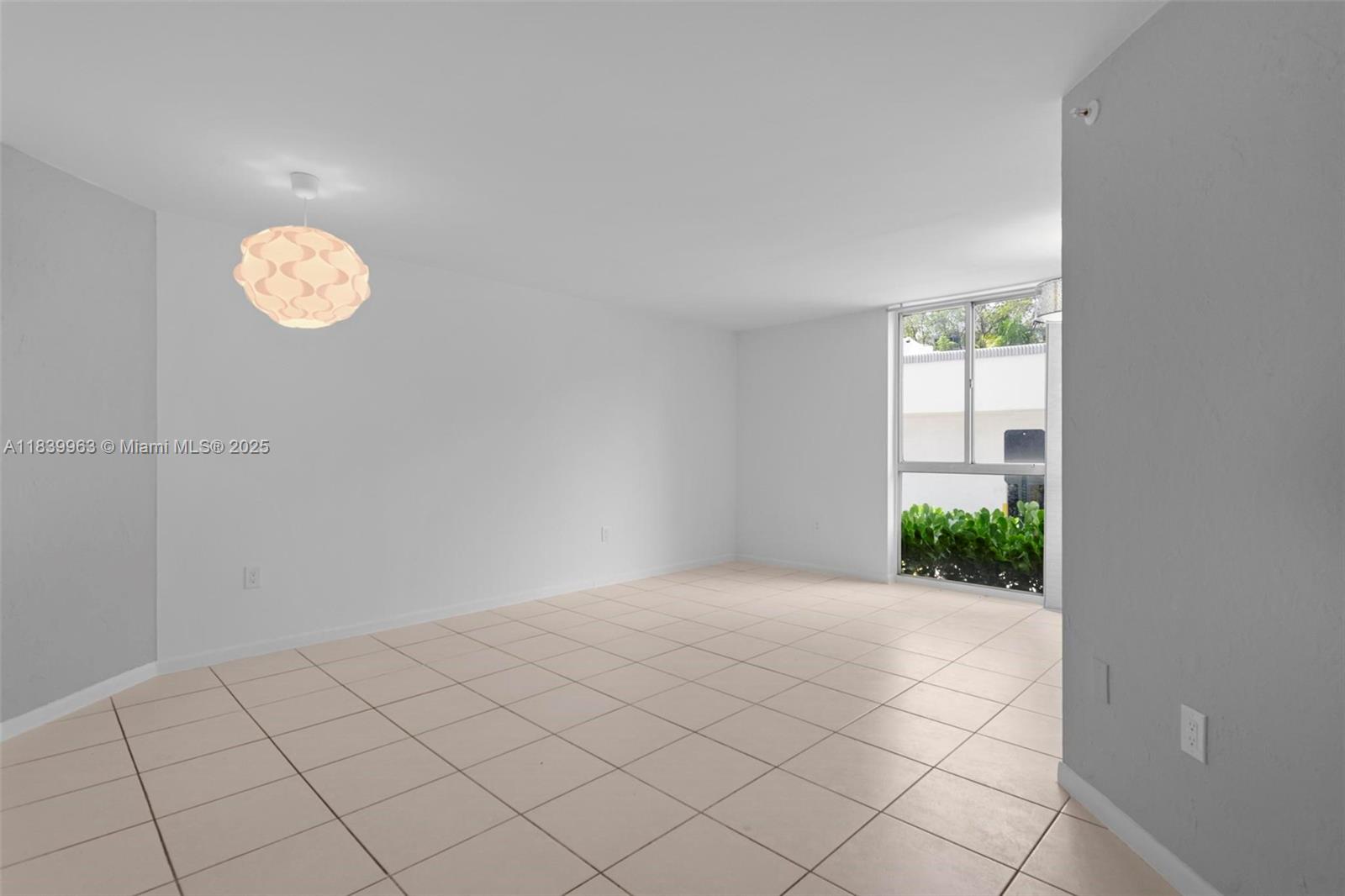1688 West Ave G-08