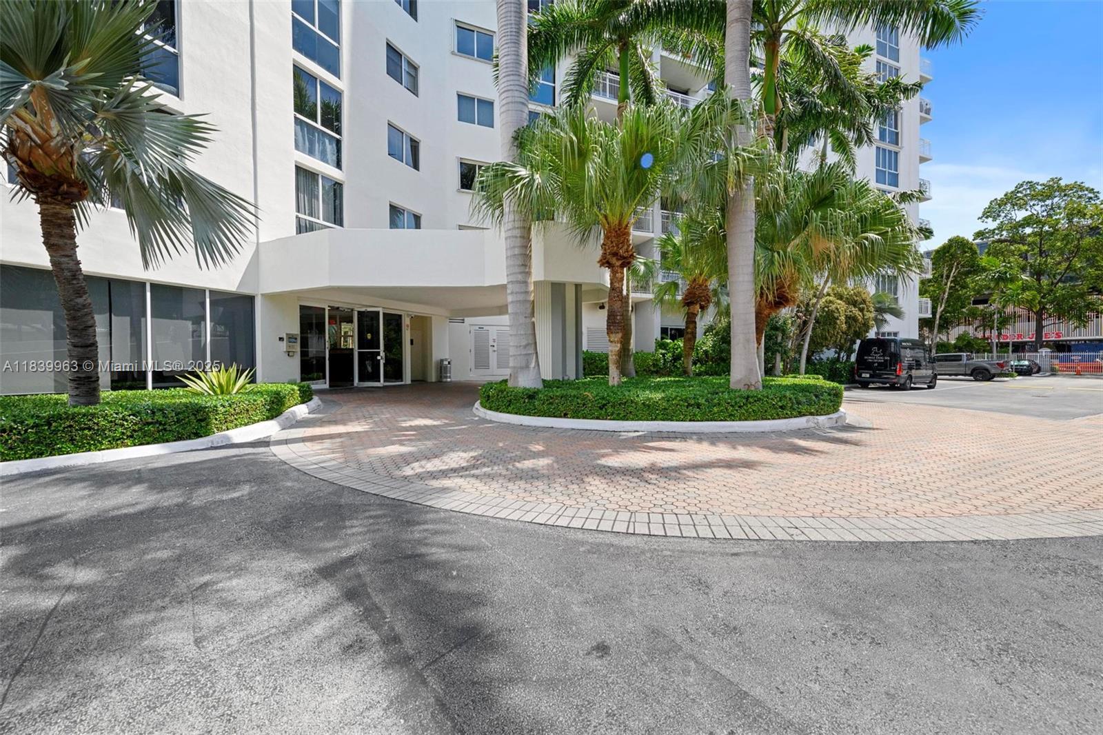 1688 West Ave G-08