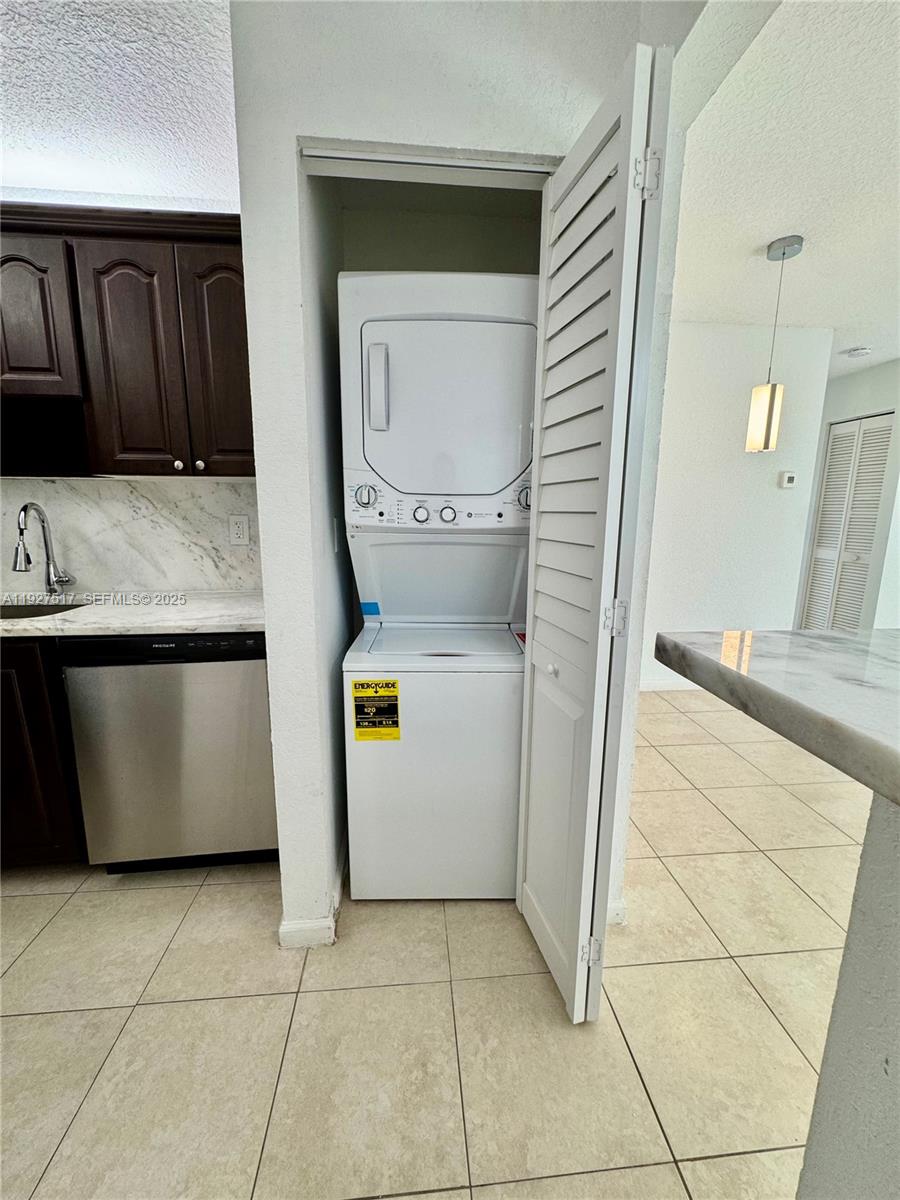 GRENADIER GARDENS - Residential Lease