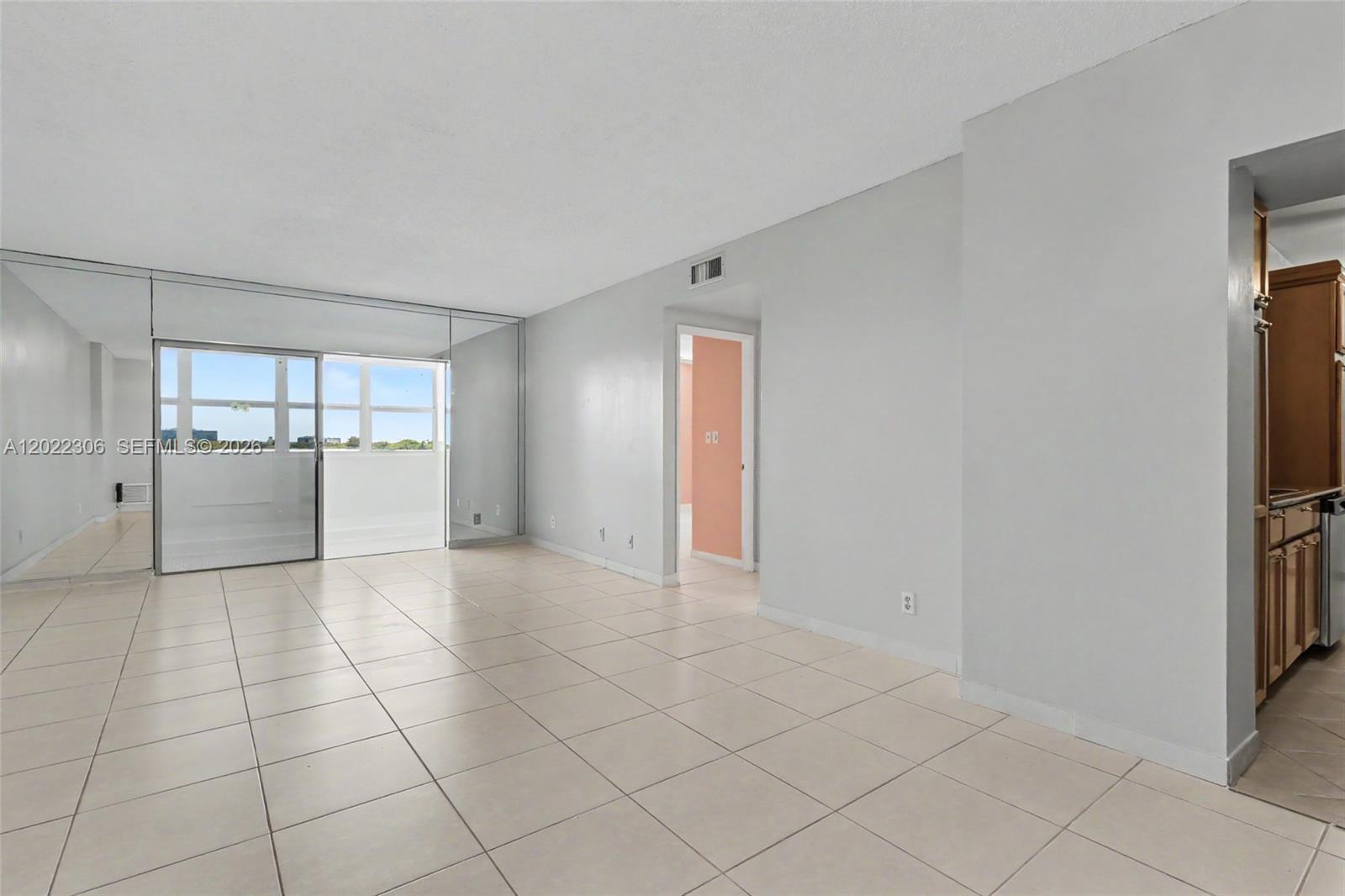 HILLCREST EAST NO 23 COND - Residential