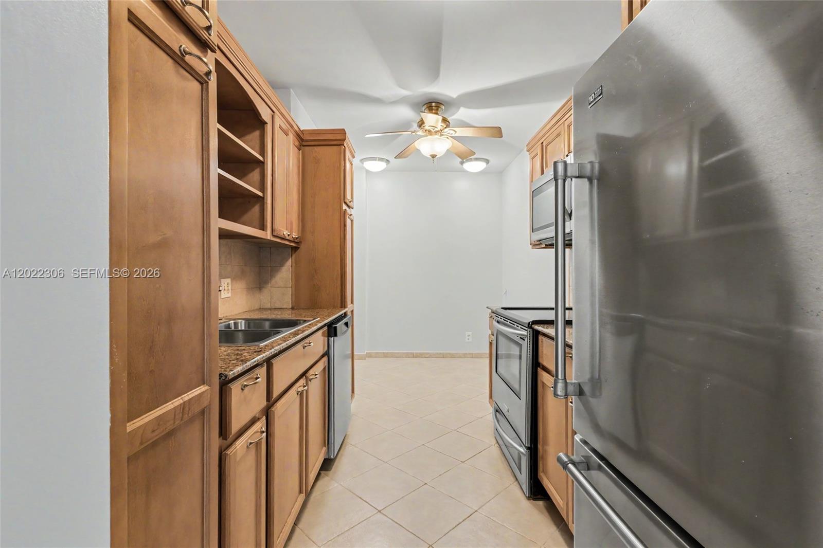 HILLCREST EAST NO 23 COND - Residential