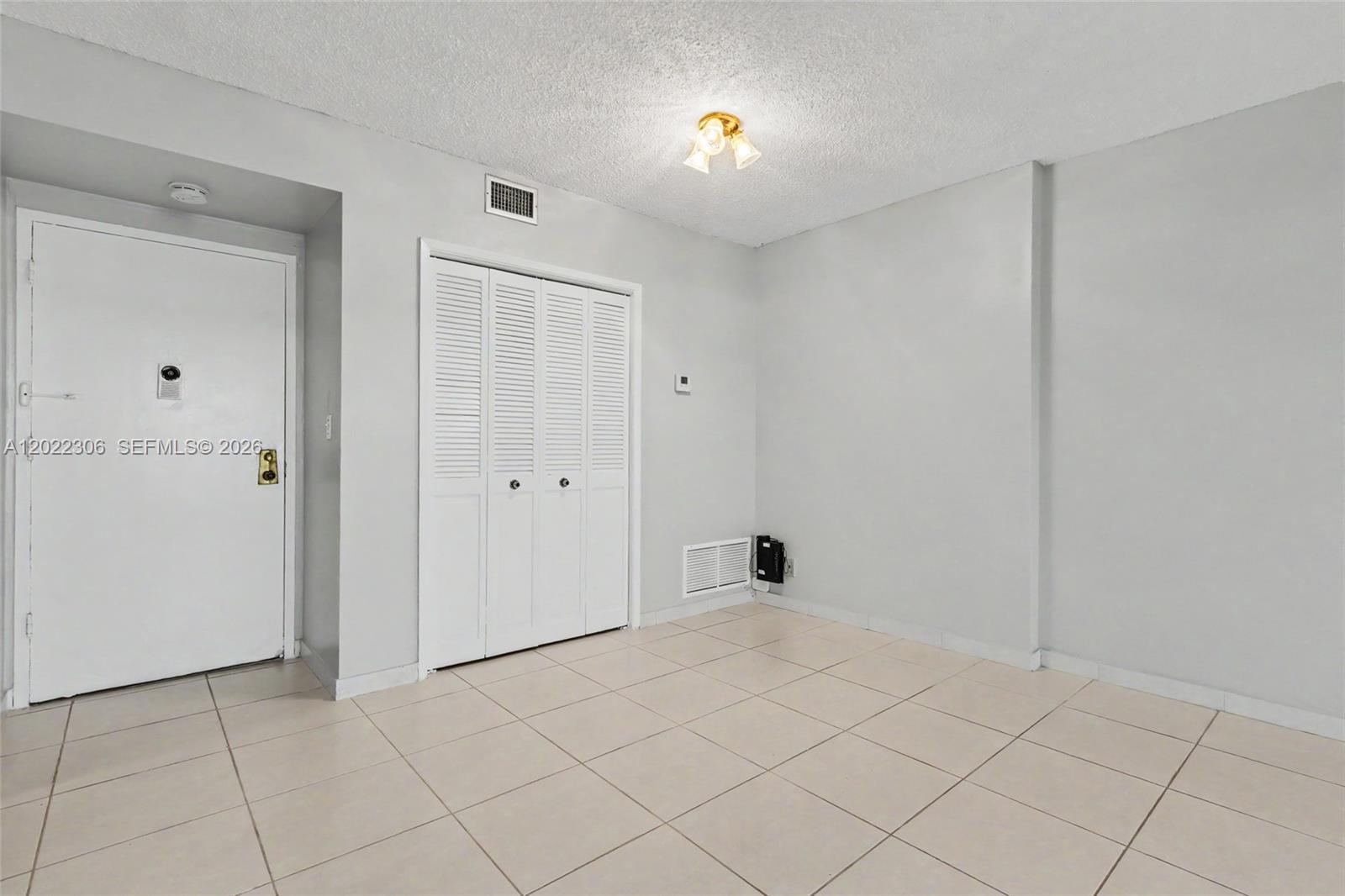 HILLCREST EAST NO 23 COND - Residential