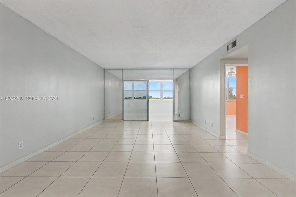Photo of 4330 Hillcrest Dr #506, Hollywood, FL 33021 (MLS # A12022306)