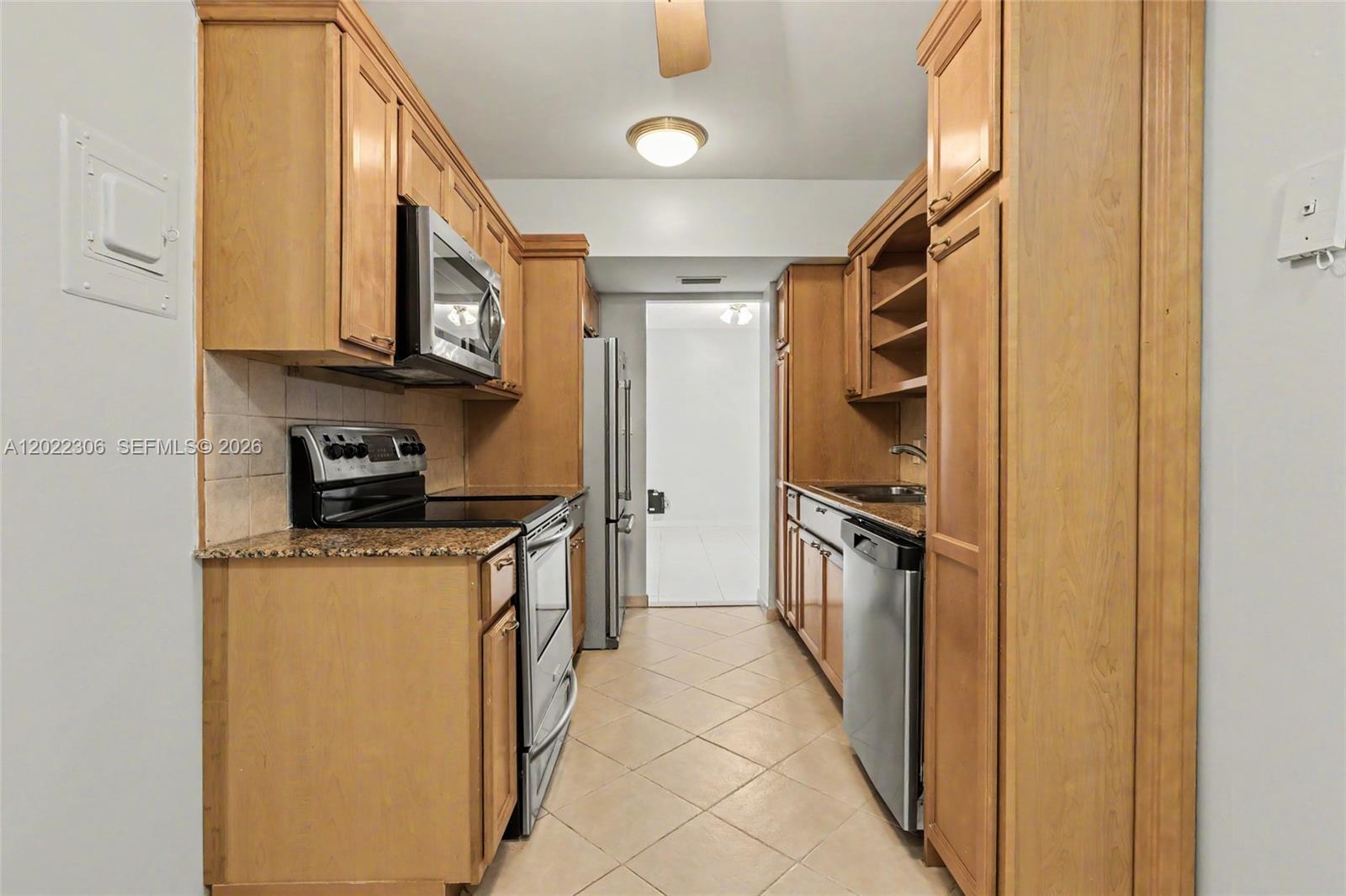 HILLCREST EAST NO 23 COND - Residential