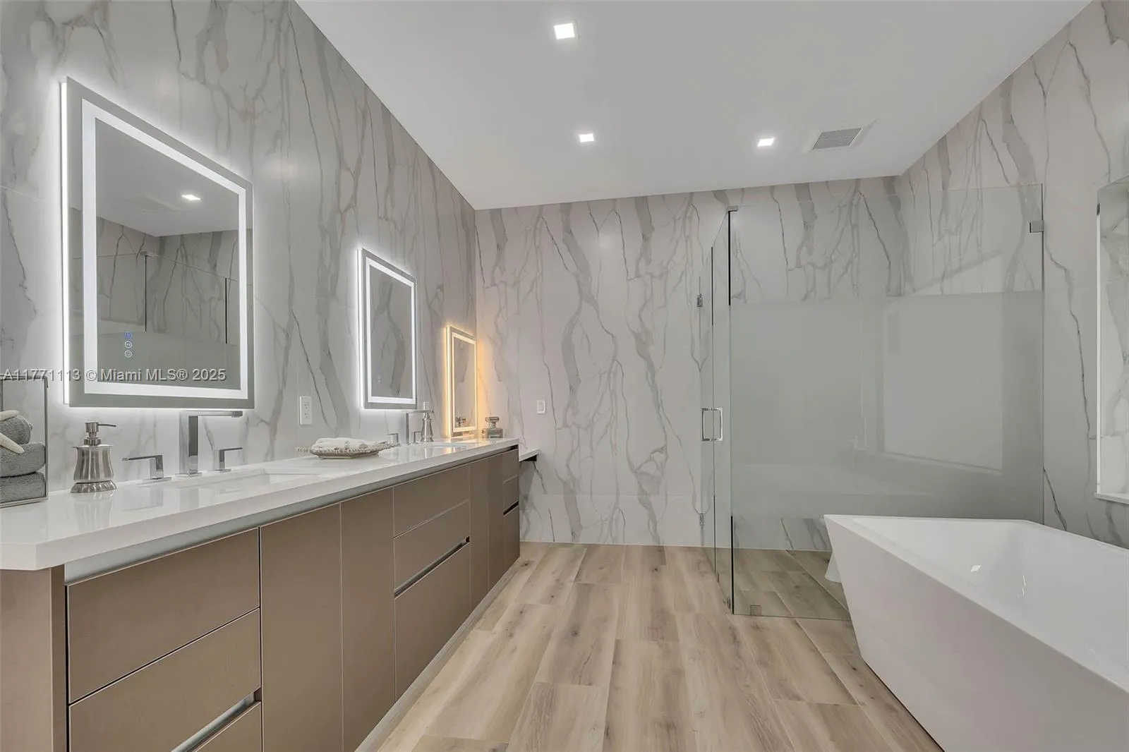 Miami, Florida 33176, United States, 4 Bedrooms Bedrooms, ,4 BathroomsBathrooms,Residential,Active,97693