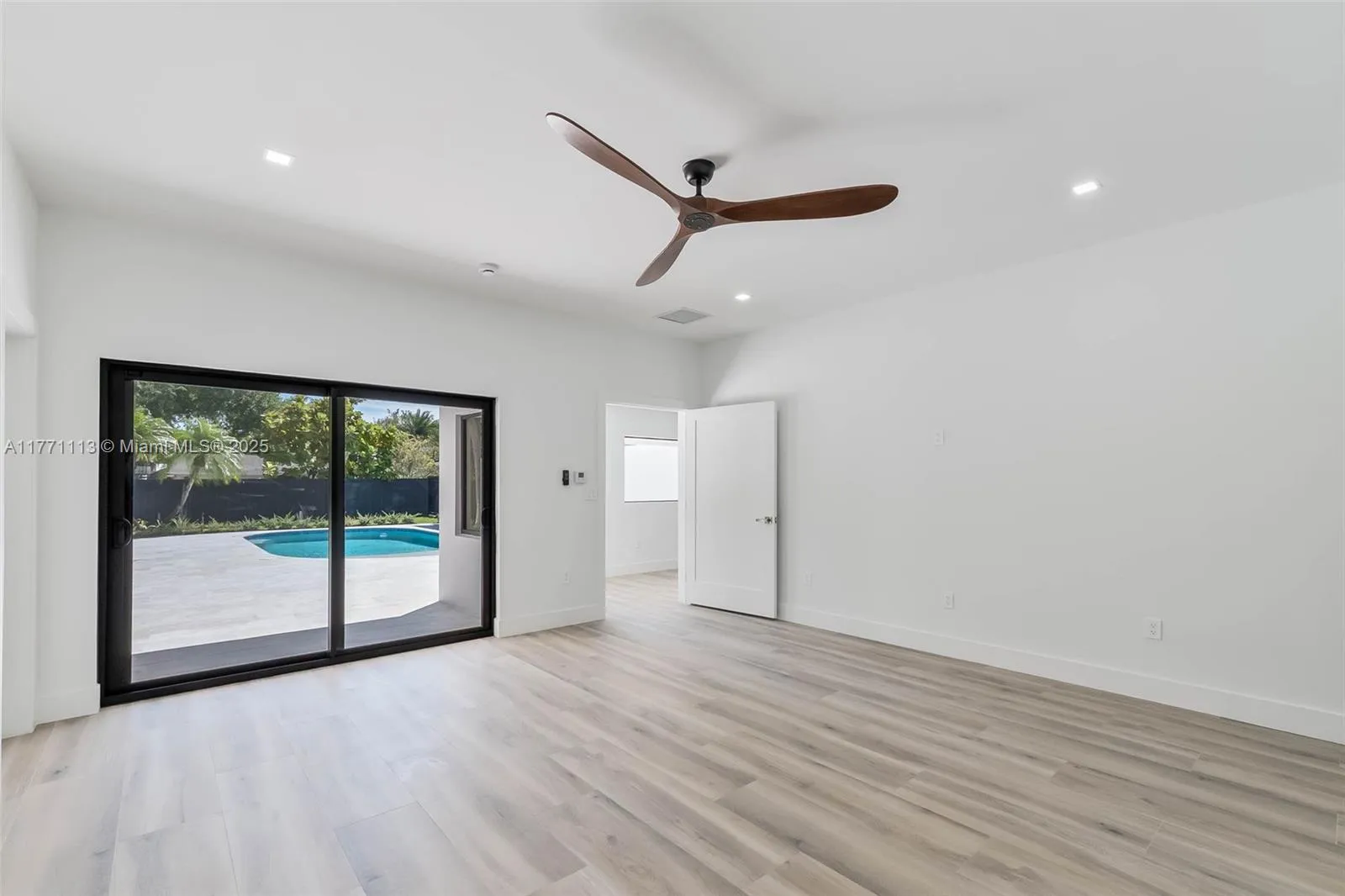 Miami, Florida 33176, United States, 4 Bedrooms Bedrooms, ,4 BathroomsBathrooms,Residential,Active,97693