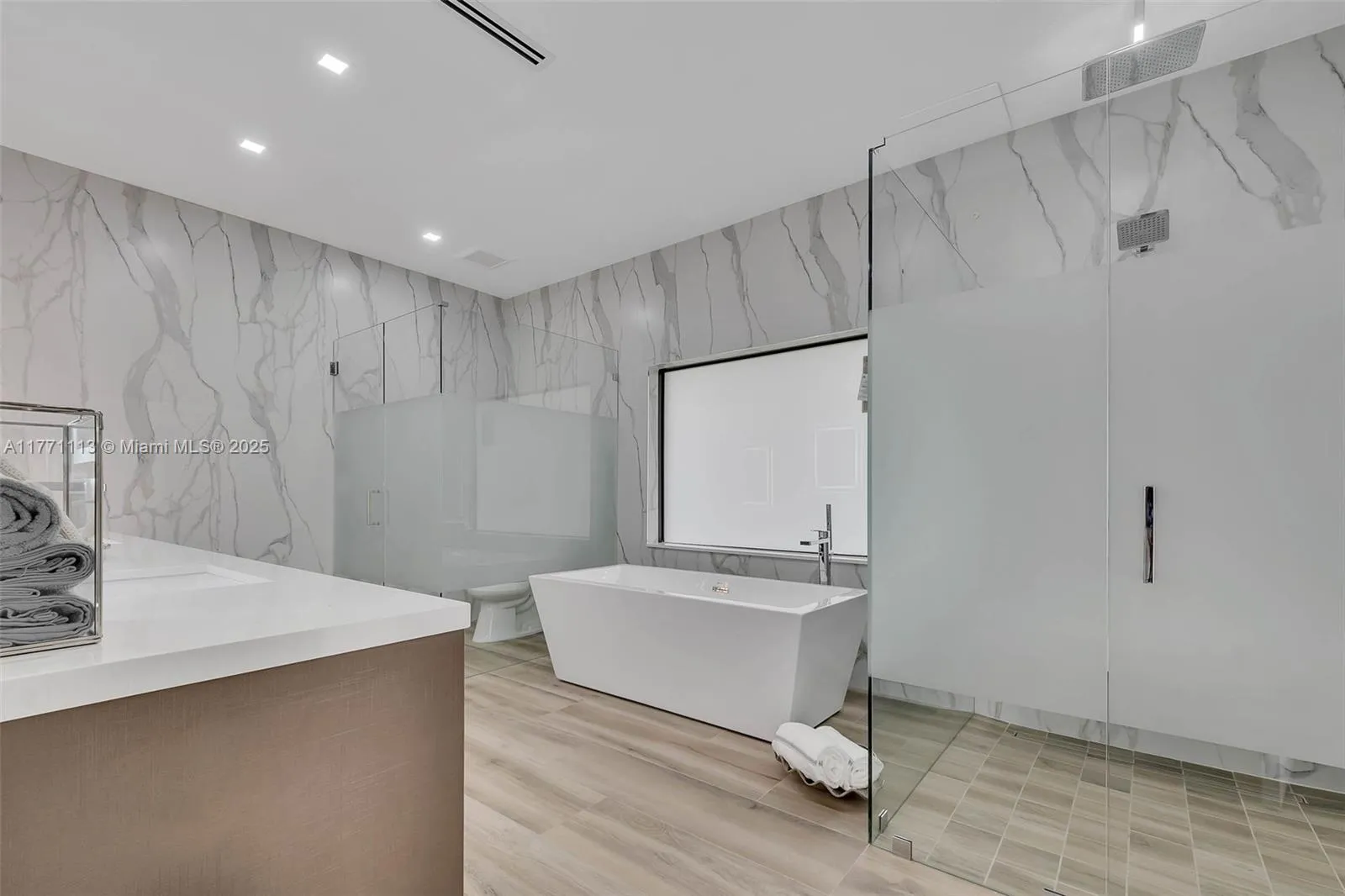 Miami, Florida 33176, United States, 4 Bedrooms Bedrooms, ,4 BathroomsBathrooms,Residential,Active,97693