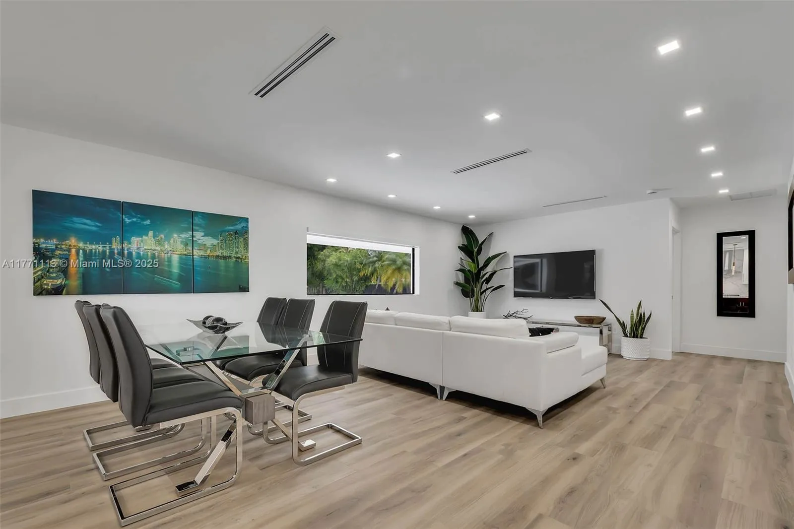 Miami, Florida 33176, United States, 4 Bedrooms Bedrooms, ,4 BathroomsBathrooms,Residential,Active,97693