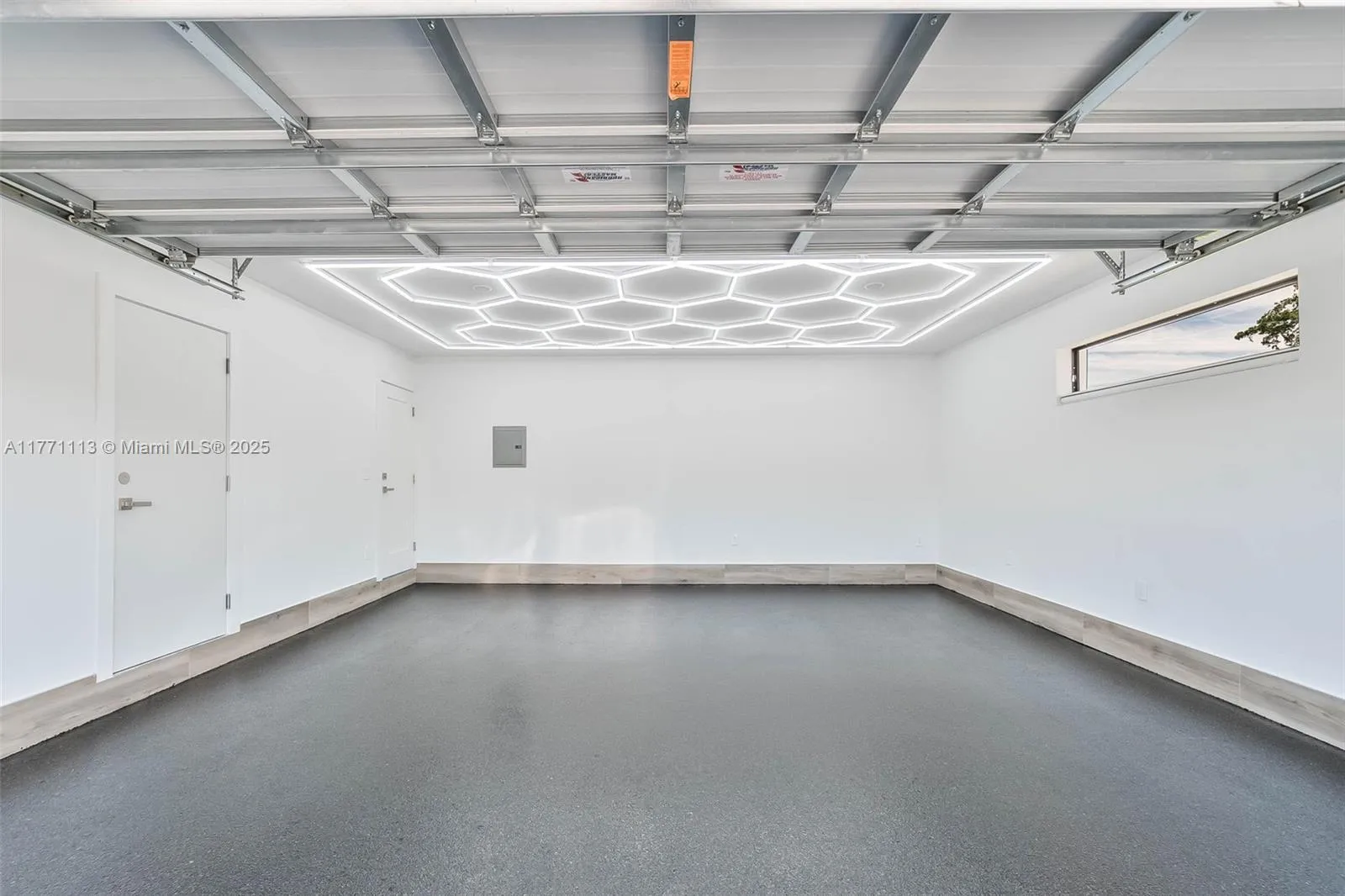 Miami, Florida 33176, United States, 4 Bedrooms Bedrooms, ,4 BathroomsBathrooms,Residential,Active,97693