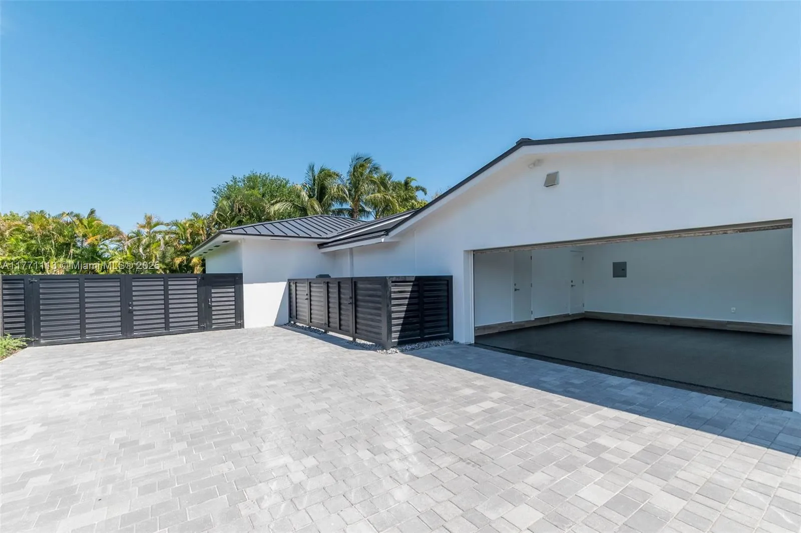 Miami, Florida 33176, United States, 4 Bedrooms Bedrooms, ,4 BathroomsBathrooms,Residential,Active,97693