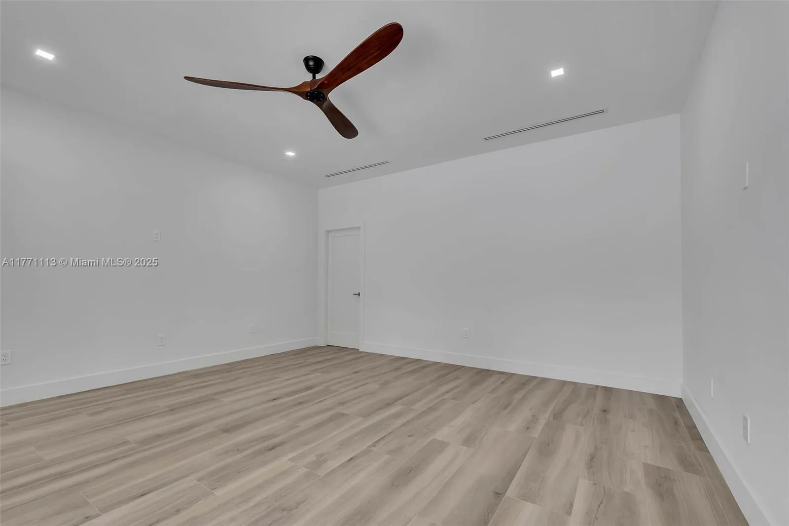 Miami, Florida 33176, United States, 4 Bedrooms Bedrooms, ,4 BathroomsBathrooms,Residential,Active,97693