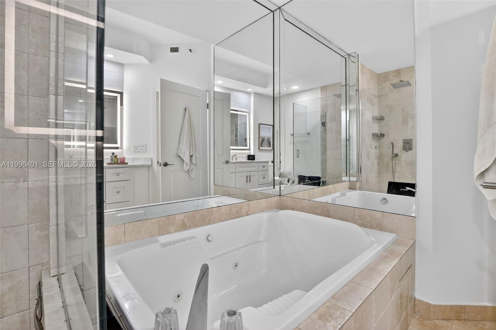 THE LANDMARK CONDO - Residential