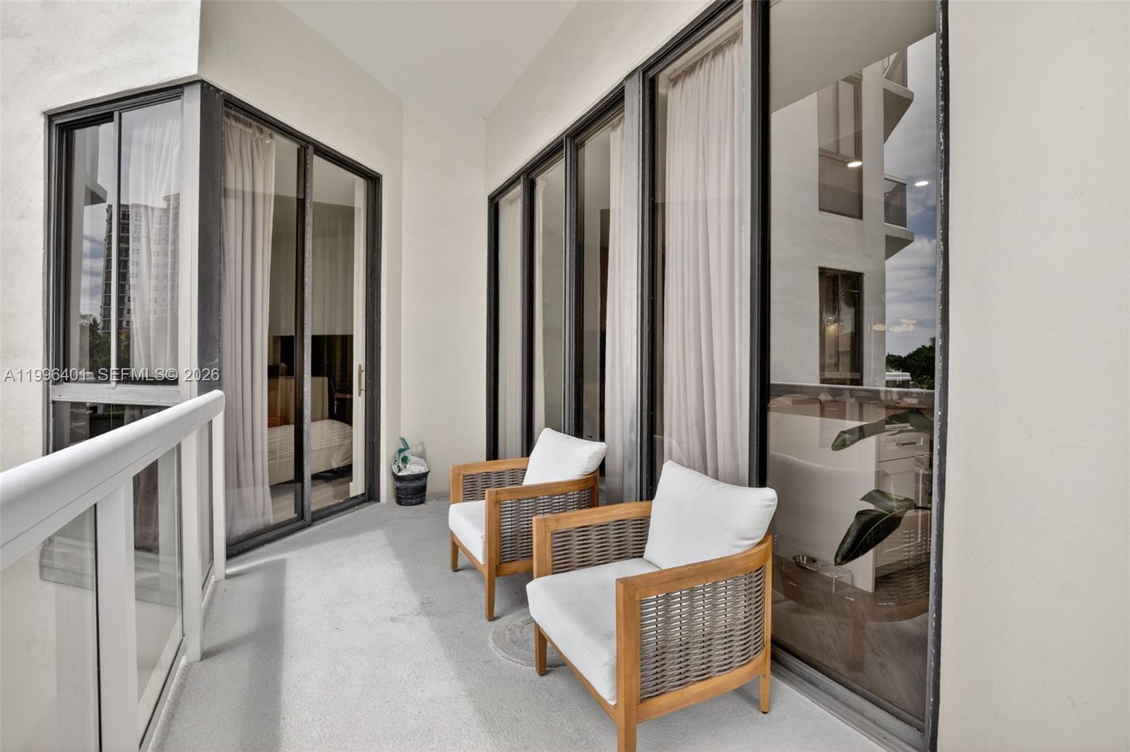 20185 E Country Club Dr 204