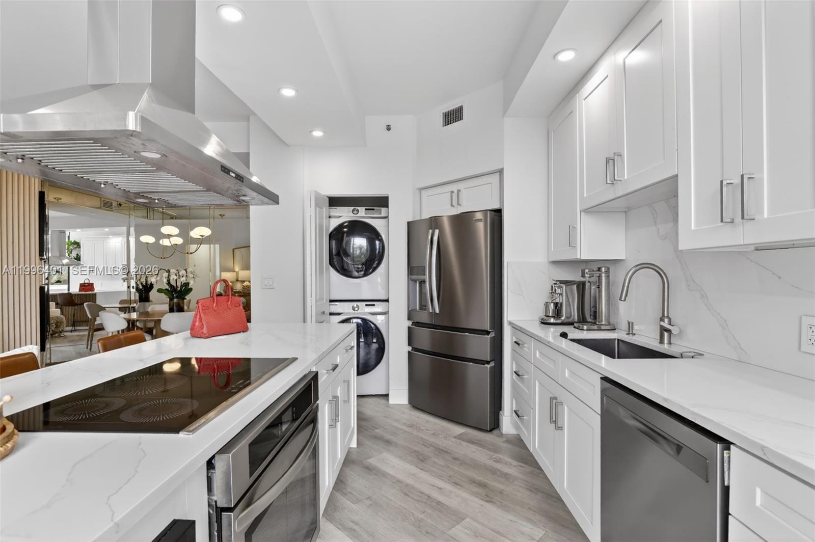 THE LANDMARK CONDO - Residential