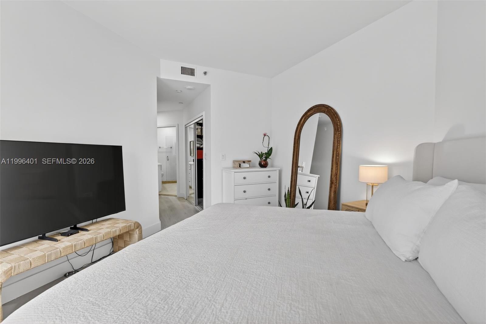 THE LANDMARK CONDO - Residential