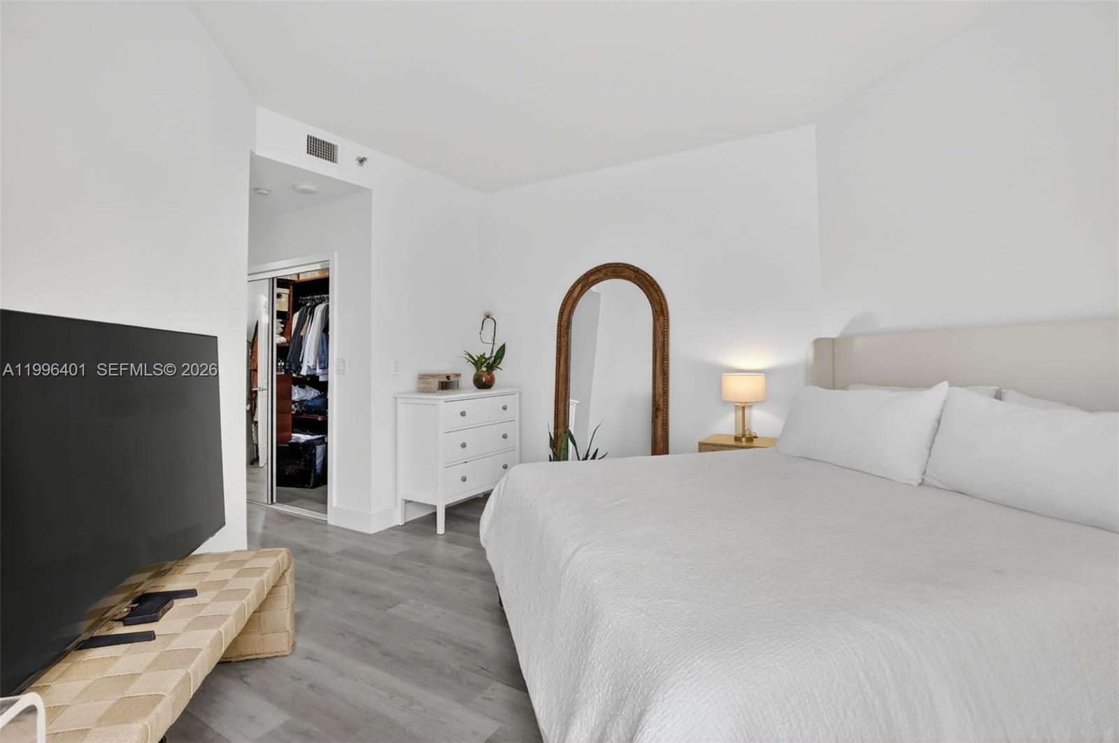THE LANDMARK CONDO - Residential