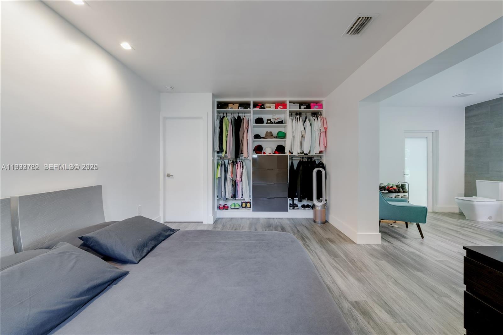 HOMEDALE - Residential