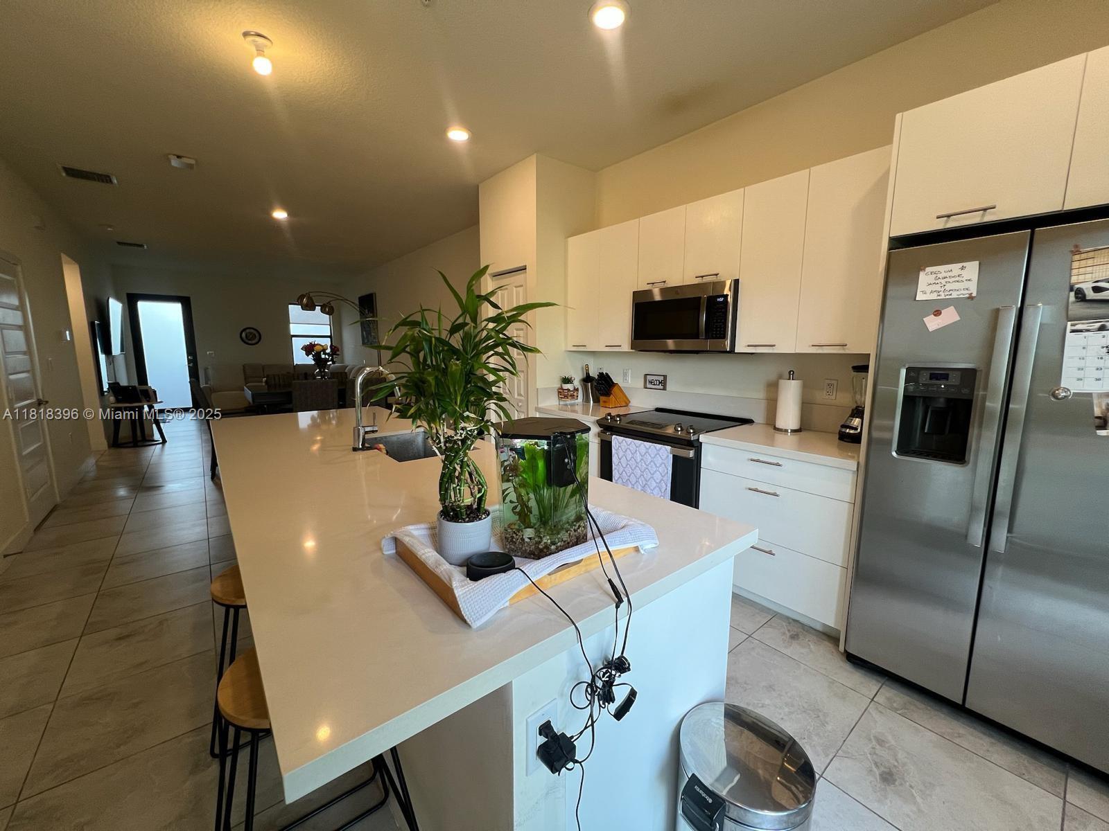 APEX AT PARK CENTRAL COND - Residential Lease