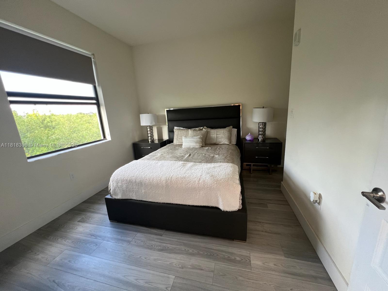 APEX AT PARK CENTRAL COND - Residential Lease