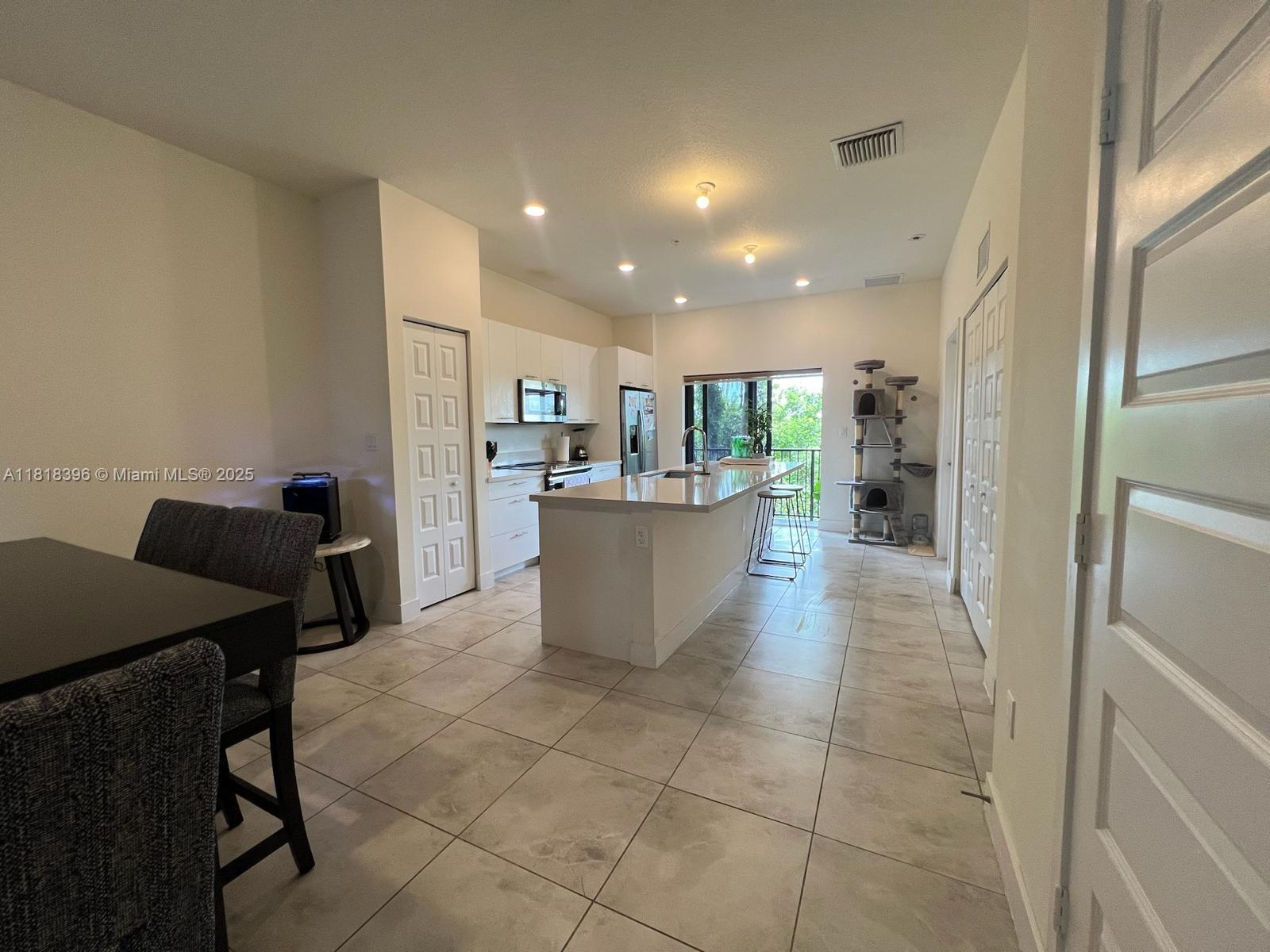 APEX AT PARK CENTRAL COND - Residential Lease