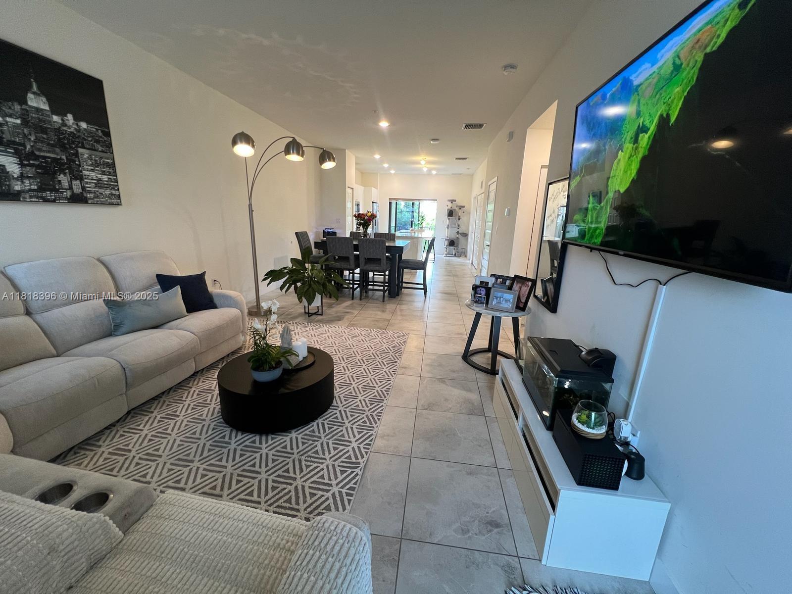 Rental Property at 8195 Nw 104th Ave 22, Doral, Miami-Dade County, Florida - Bedrooms: 2 
Bathrooms: 3  - $3,050 MO.