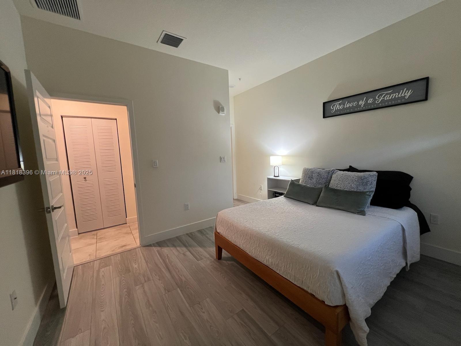 APEX AT PARK CENTRAL COND - Residential Lease
