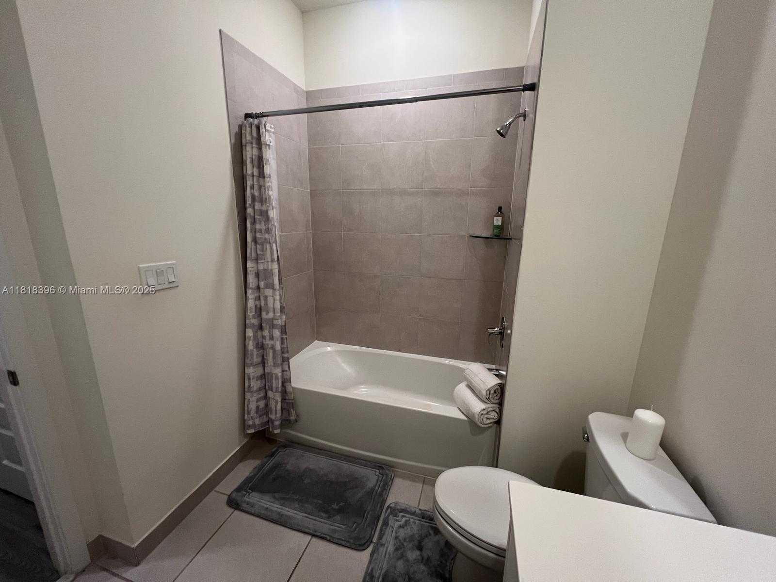 APEX AT PARK CENTRAL COND - Residential Lease