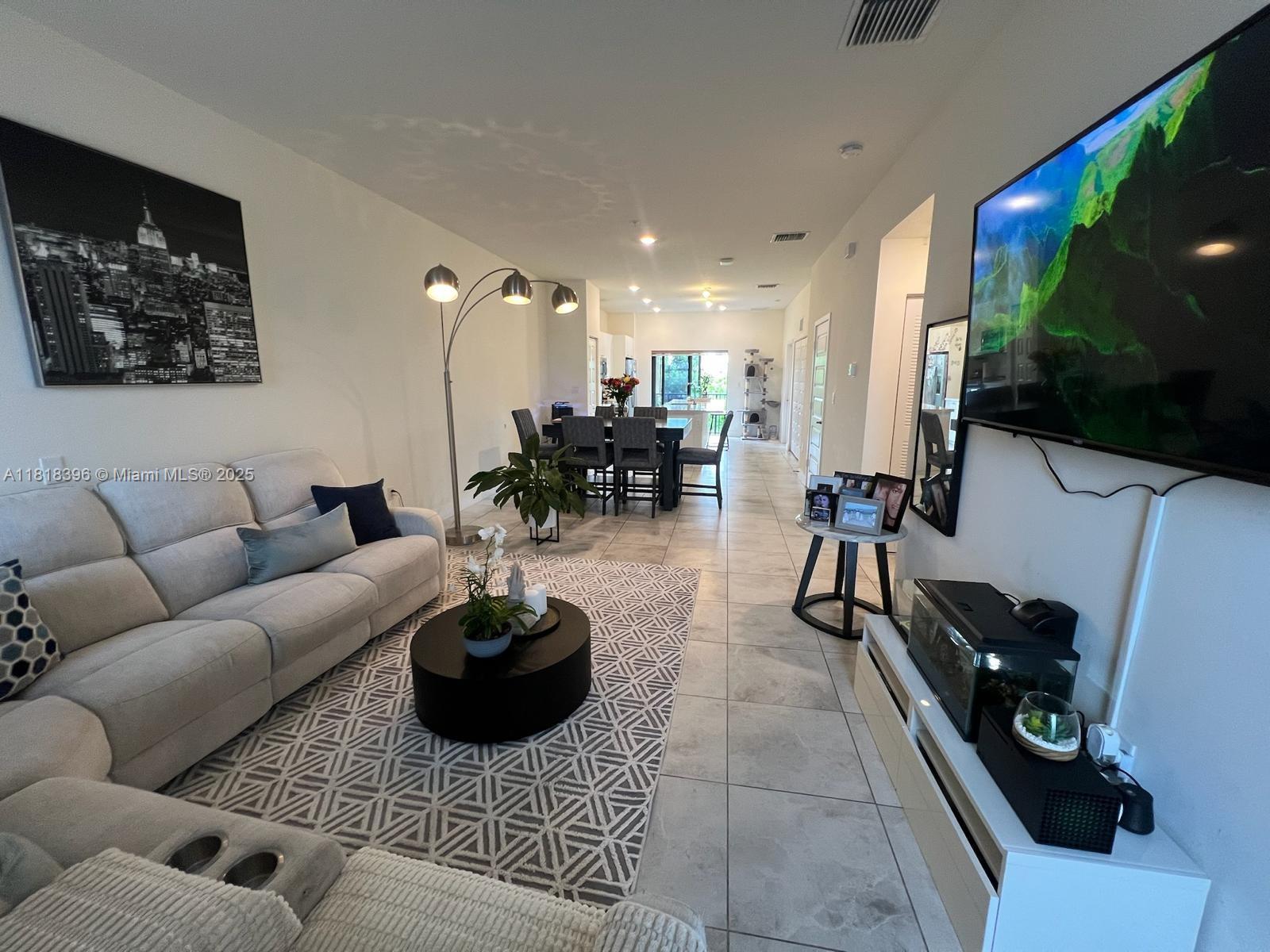 APEX AT PARK CENTRAL COND - Residential Lease