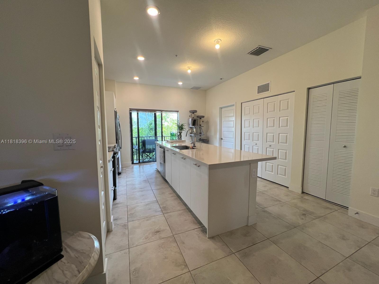 APEX AT PARK CENTRAL COND - Residential Lease