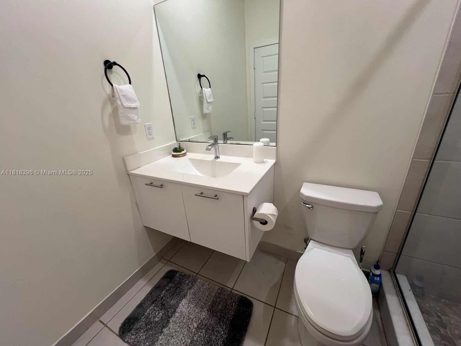 APEX AT PARK CENTRAL COND - Residential Lease