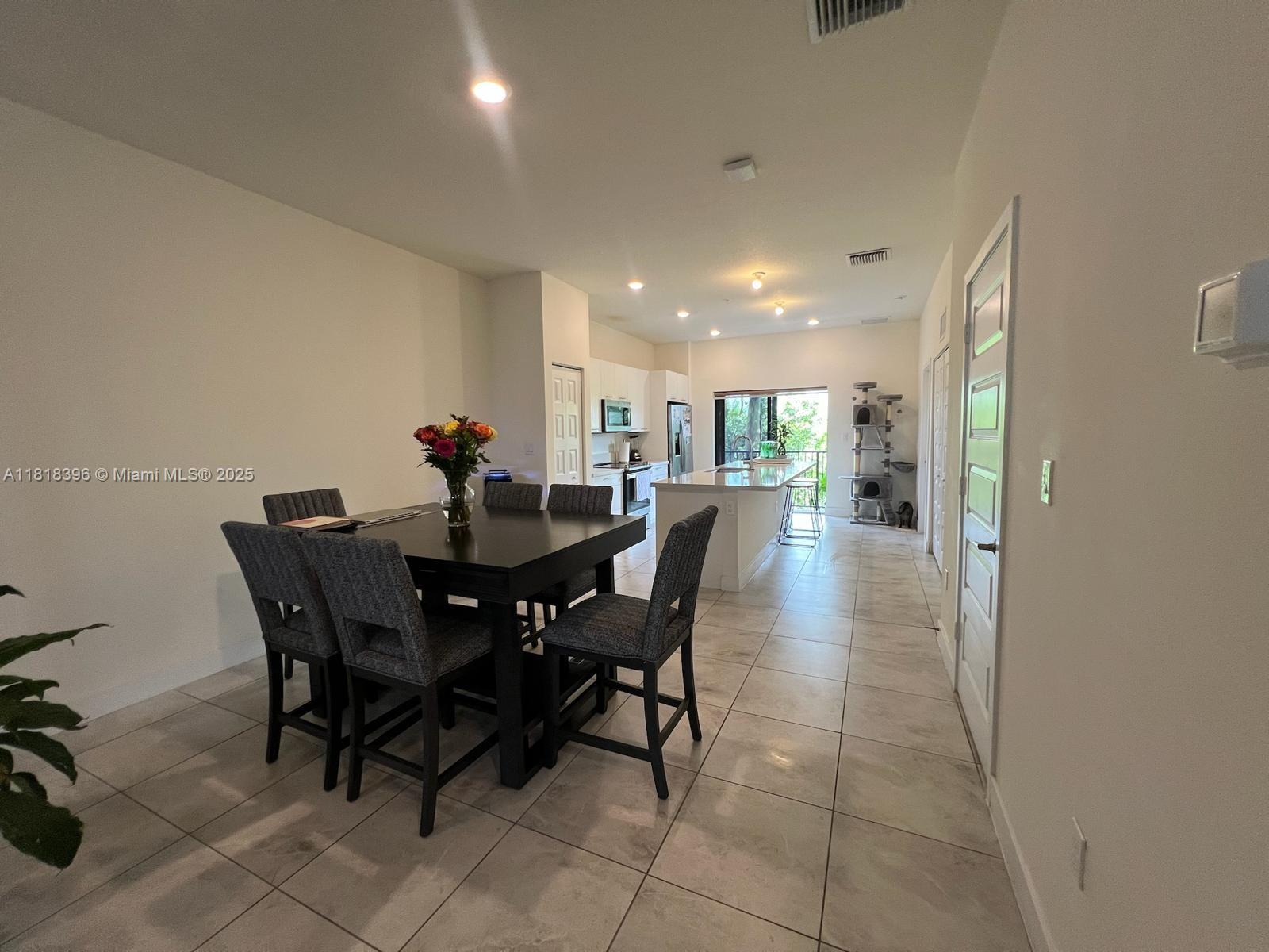 APEX AT PARK CENTRAL COND - Residential Lease