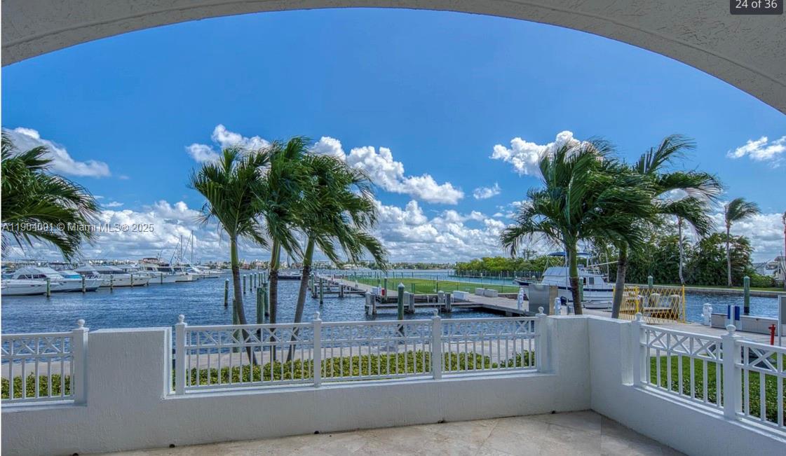 MOORINGS AT LANTANA CONDO - Residential