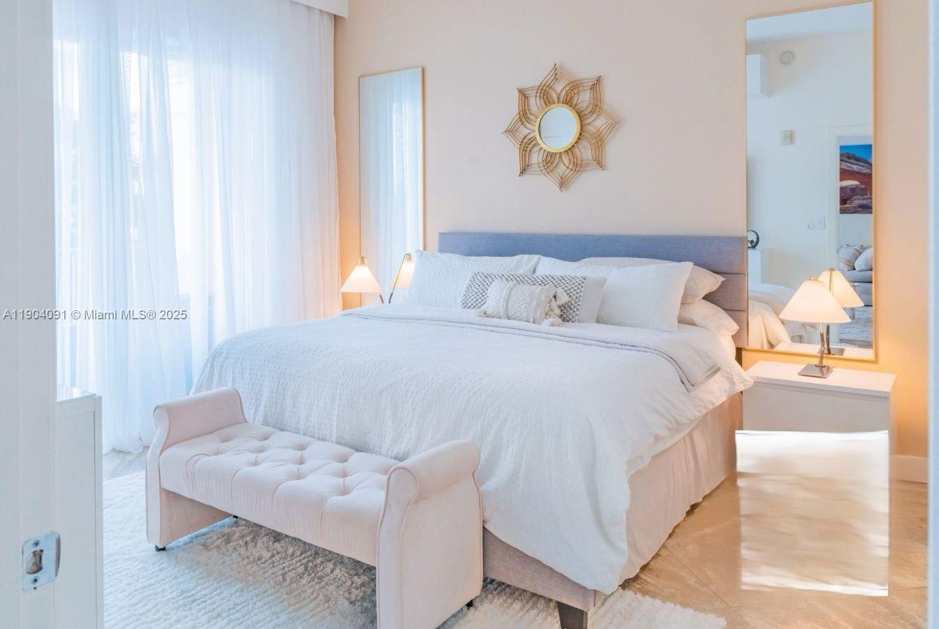 802 W Windward Way 411