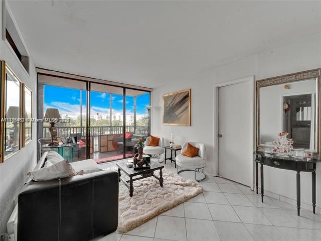 20301 W Country Club Dr 422, Aventura, Miami-Dade County, Florida - 2 Bedrooms  
2 Bathrooms - 
