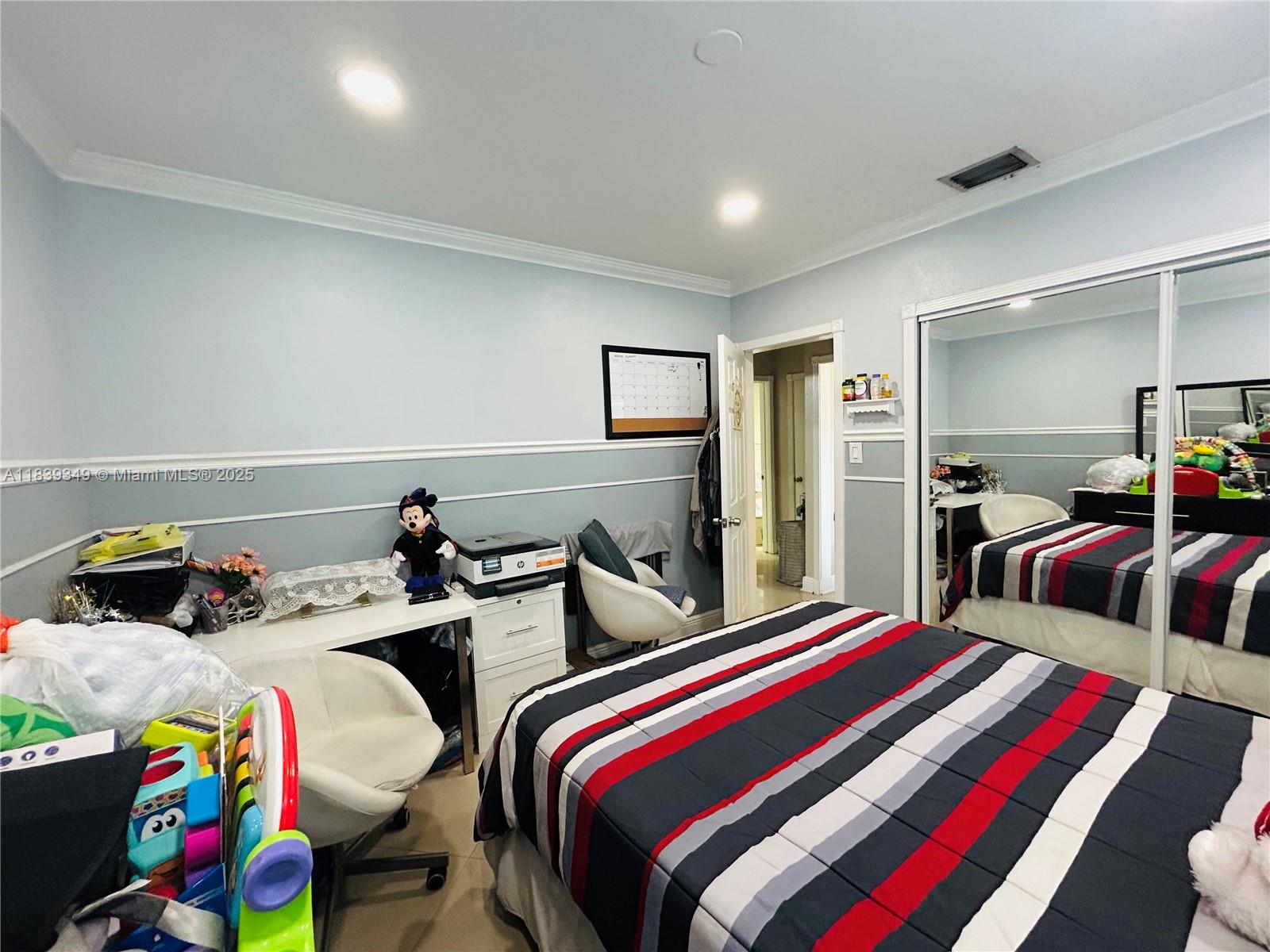 LUCY LEE SUB - Residential