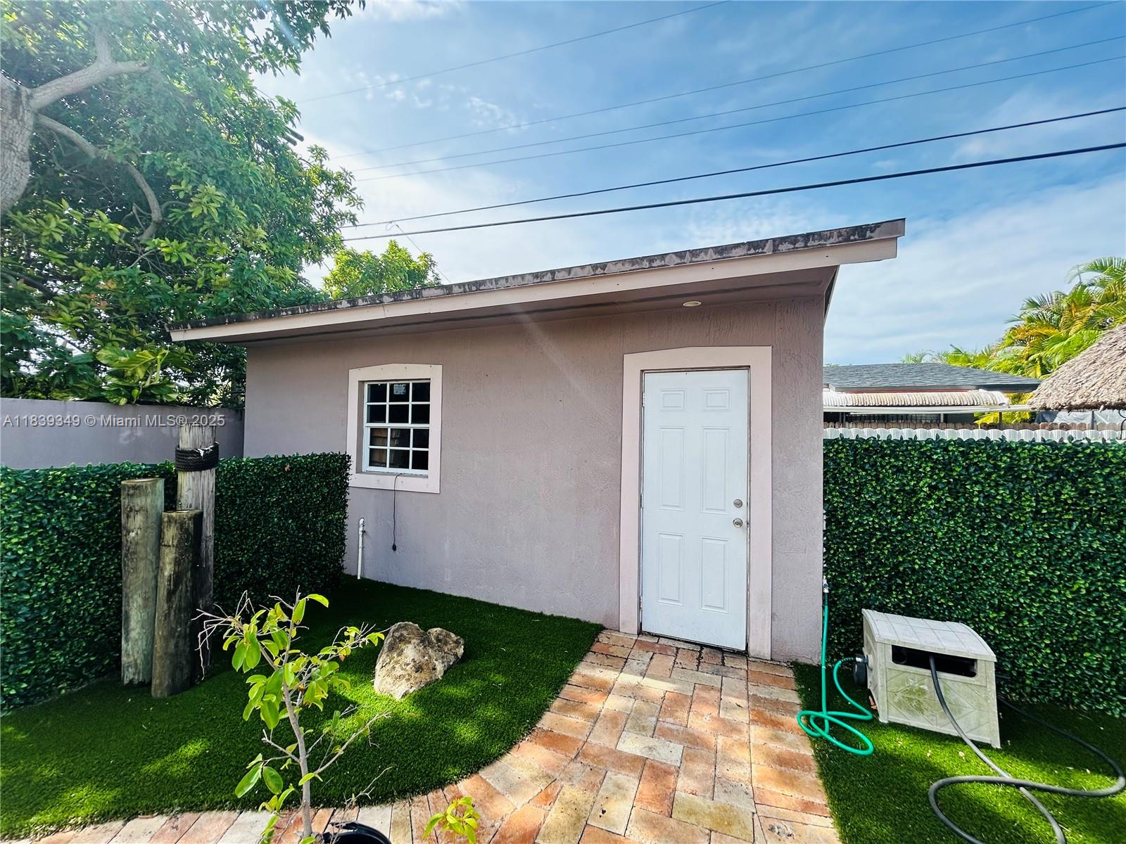 LUCY LEE SUB - Residential