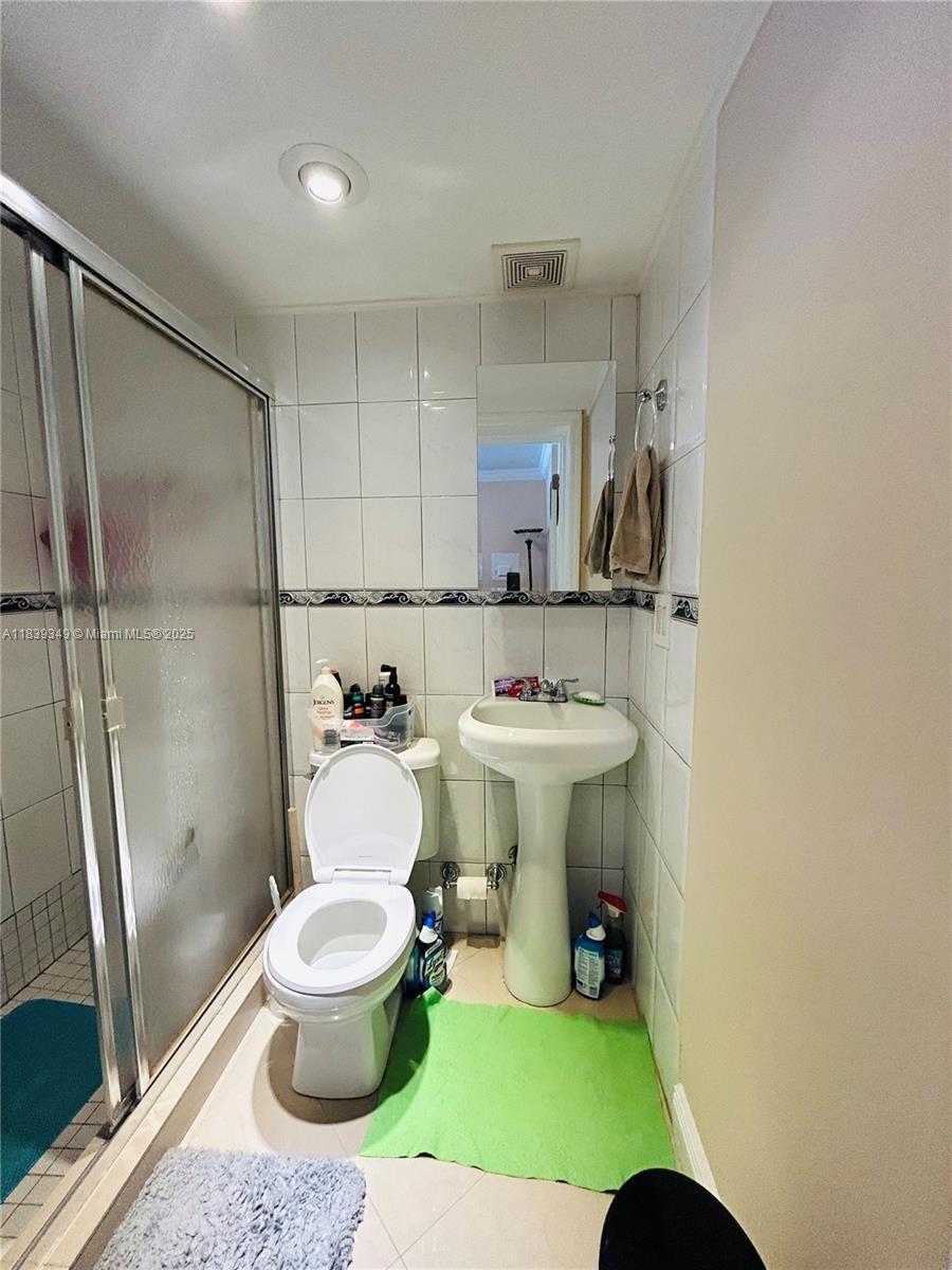 LUCY LEE SUB - Residential