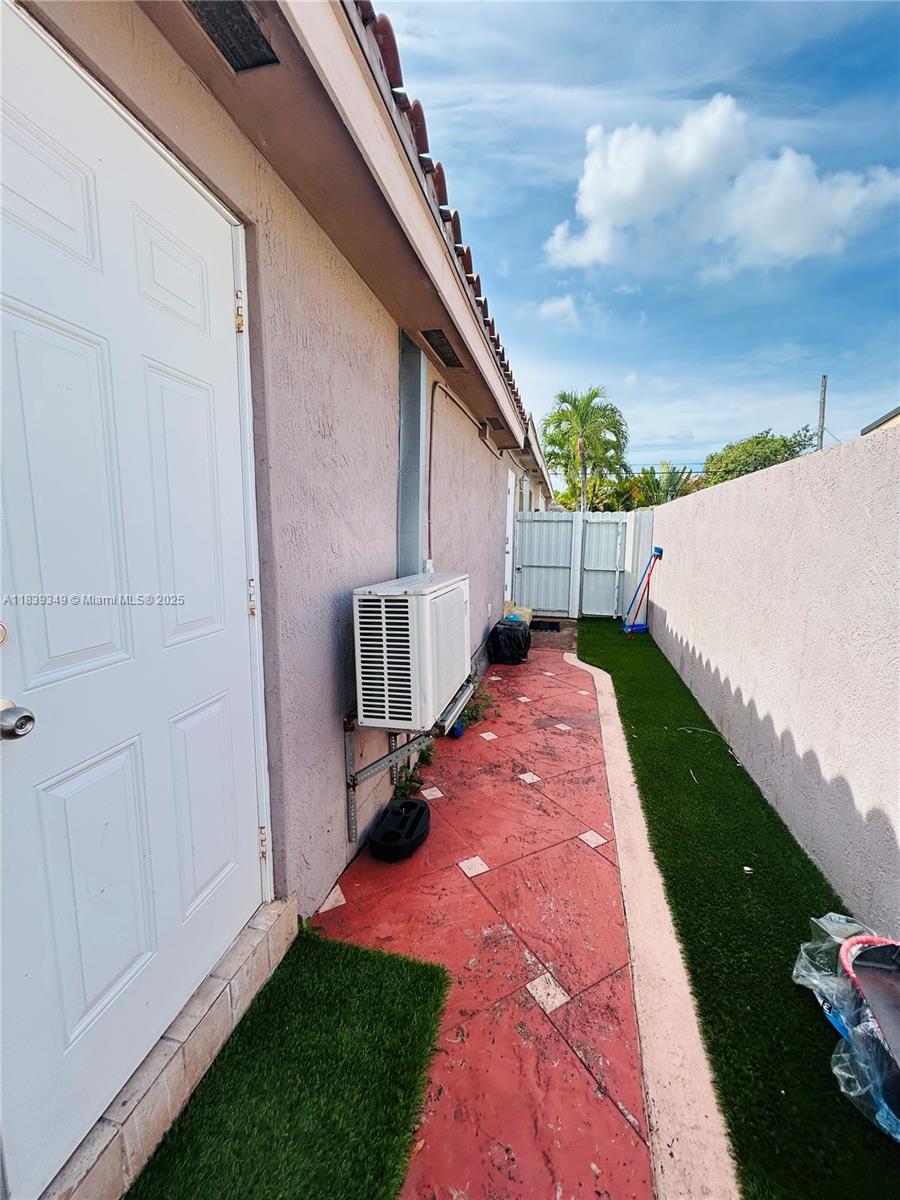 LUCY LEE SUB - Residential