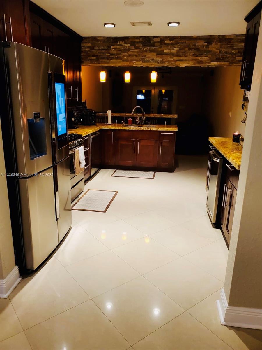 LUCY LEE SUB - Residential