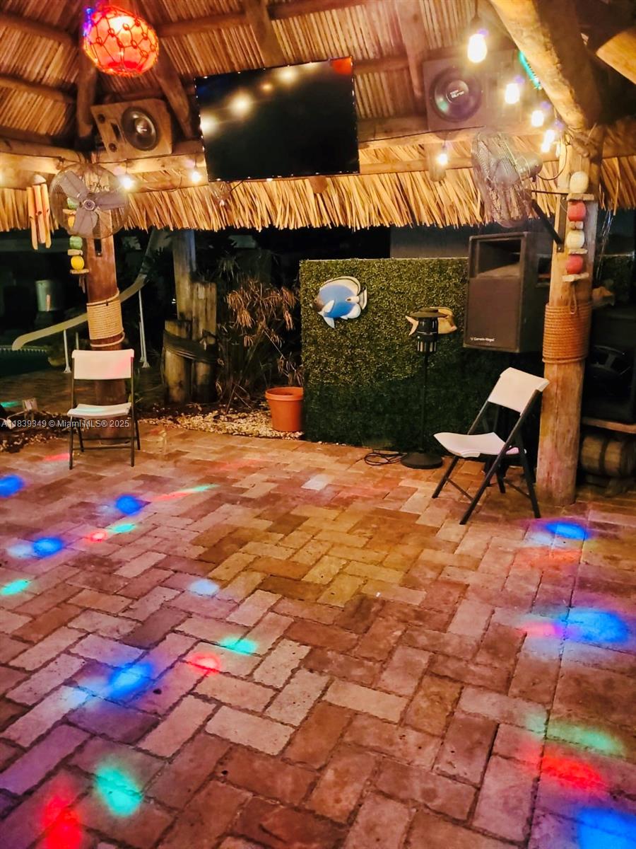 LUCY LEE SUB - Residential