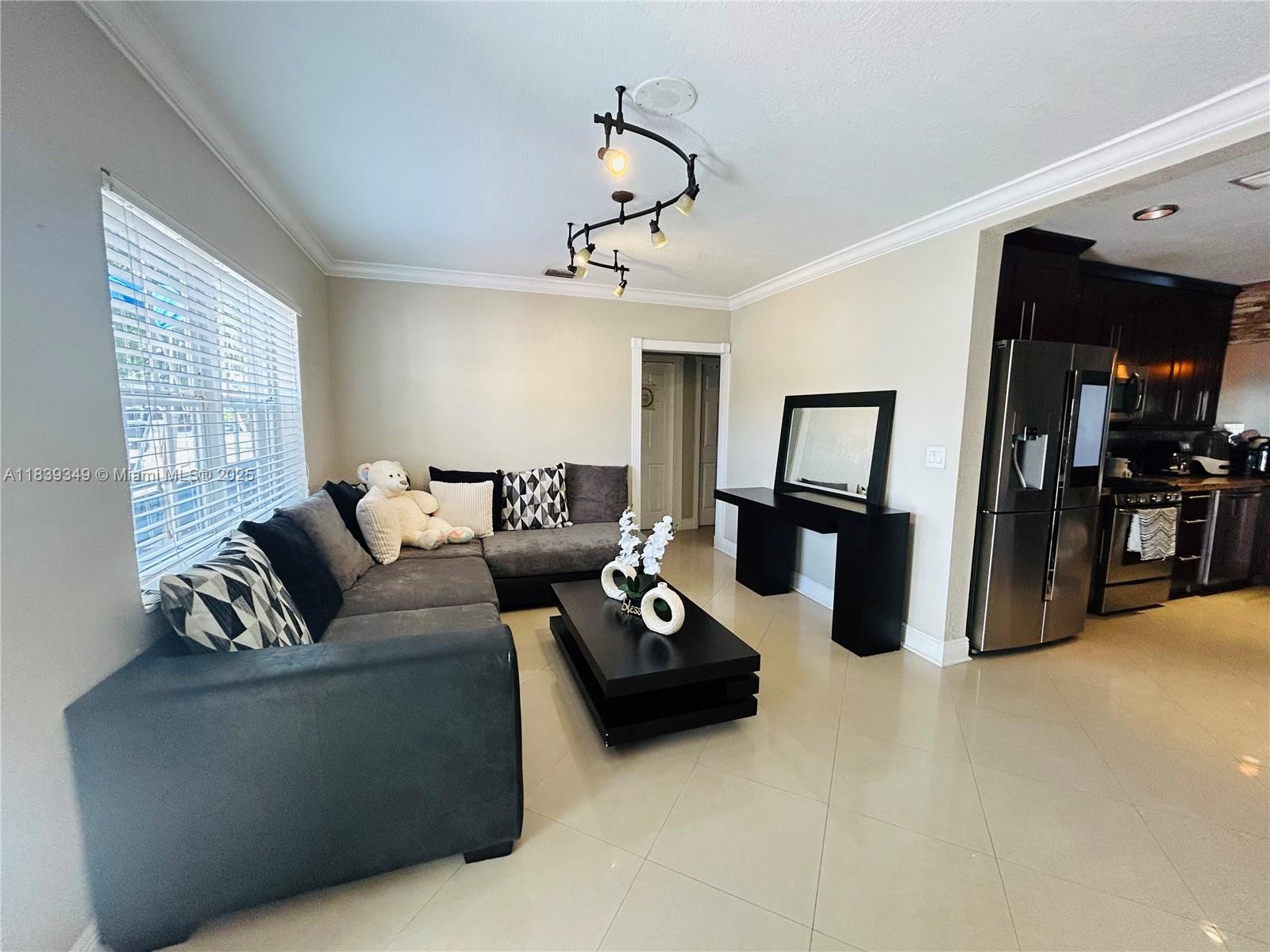 LUCY LEE SUB - Residential