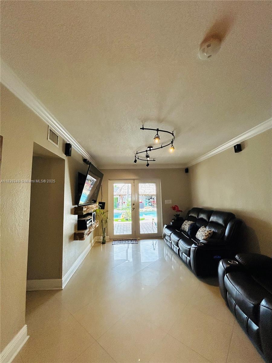 LUCY LEE SUB - Residential