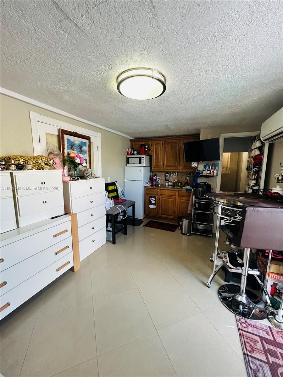 LUCY LEE SUB - Residential