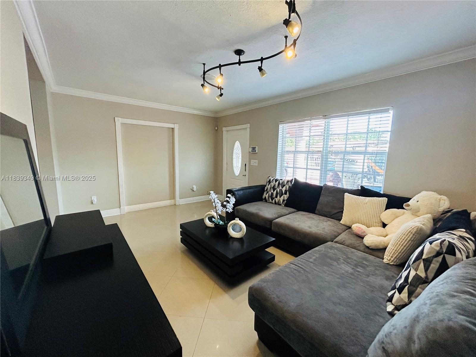 LUCY LEE SUB - Residential