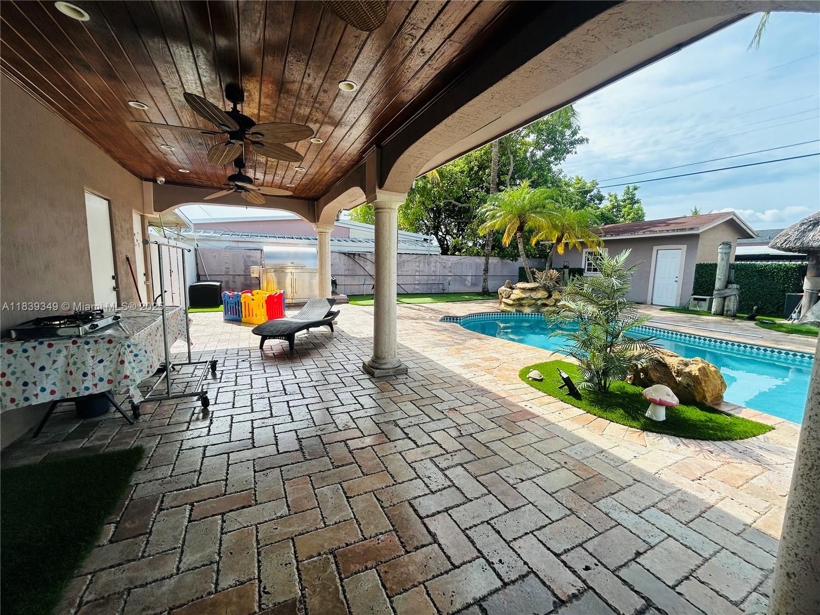 LUCY LEE SUB - Residential