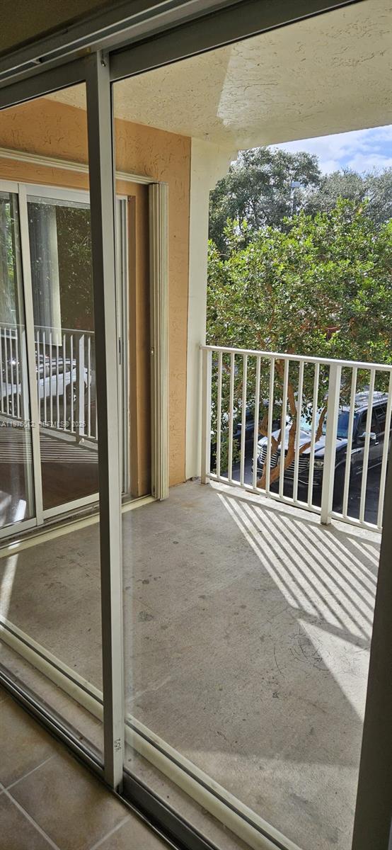 RIVIERA PALMS CONDO - Residential Lease