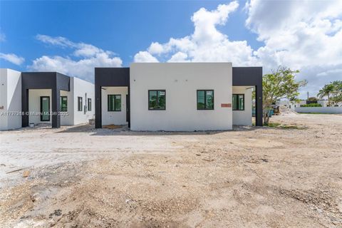 12330 SW 219th St 12330 Miami FL 33170