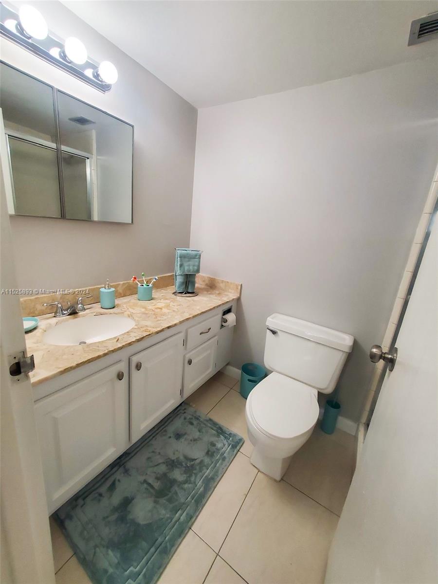 SEA AIR TOWERS CONDO - Residential Lease