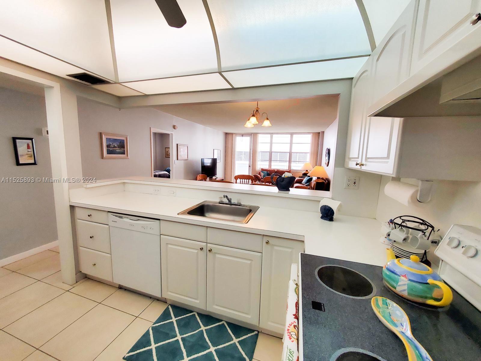 SEA AIR TOWERS CONDO - Residential Lease