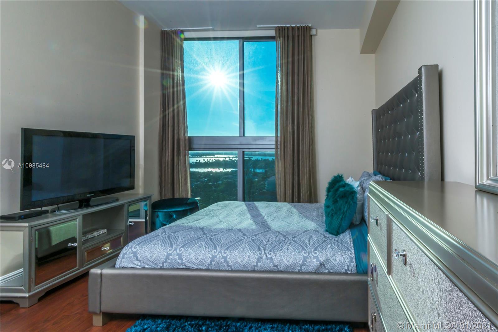 THE LEXI CONDO - Residential